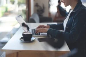 ¿Cómo recibir pagos en dólares si trabajo freelance en México?