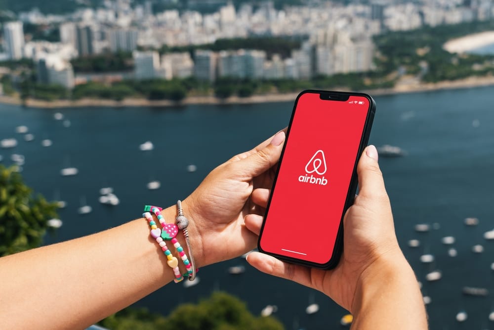Optimiza tus pagos y recibe dólares de Airbnb en México