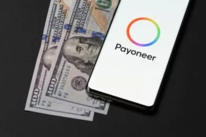 Así de fácil es recibir dólares de Payoneer en Chile