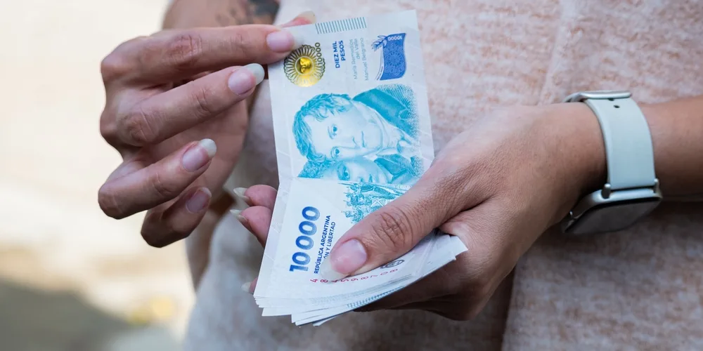 Argentina: ¿En cuánto aumentó el salario mínimo vital en junio?