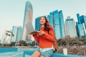 ¿Cómo enviar dinero al extranjero sin comisiones?