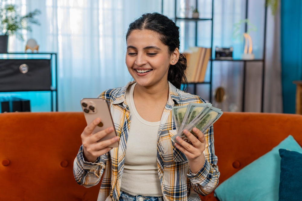 ¿Cómo conviene pagar los gastos en dólares?